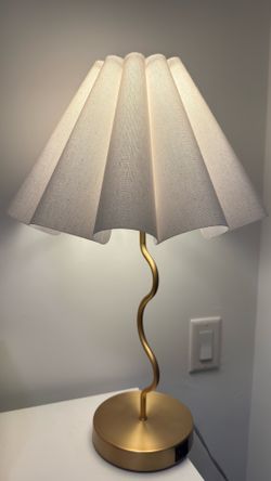 Table lamp