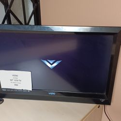 Vizio 32" LCD TV