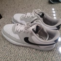 Nike A Little  Stain On The Imside But There New