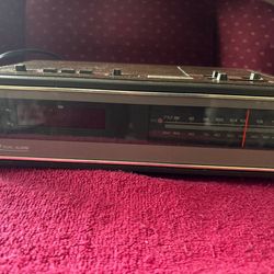 Vintage Sears dual alarm a.m. FM radio