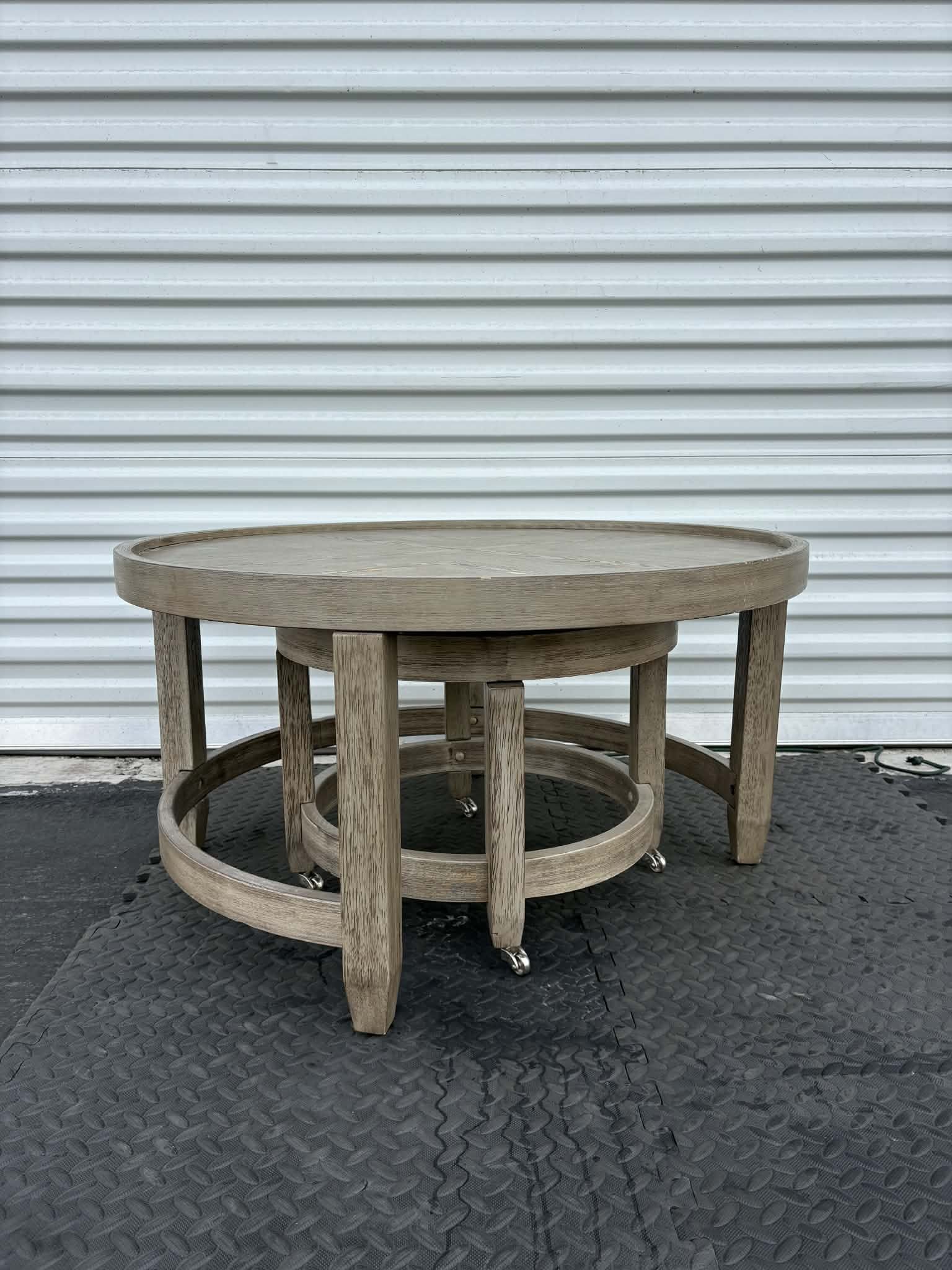 Set of 2 Curved Traditional Round Circle Wooden Coffee Table Set,Mid Century Rustic Style Side Table,End Table for Living Room,Office,Apartment,Oak Co