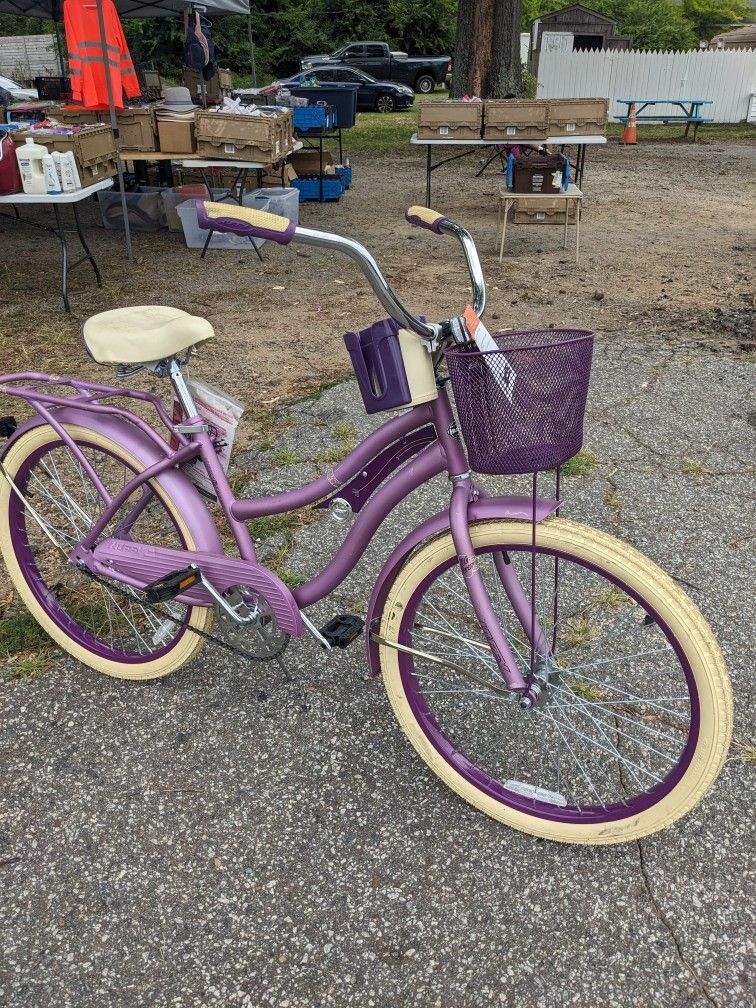 24 In Ladies Cruiser Bike