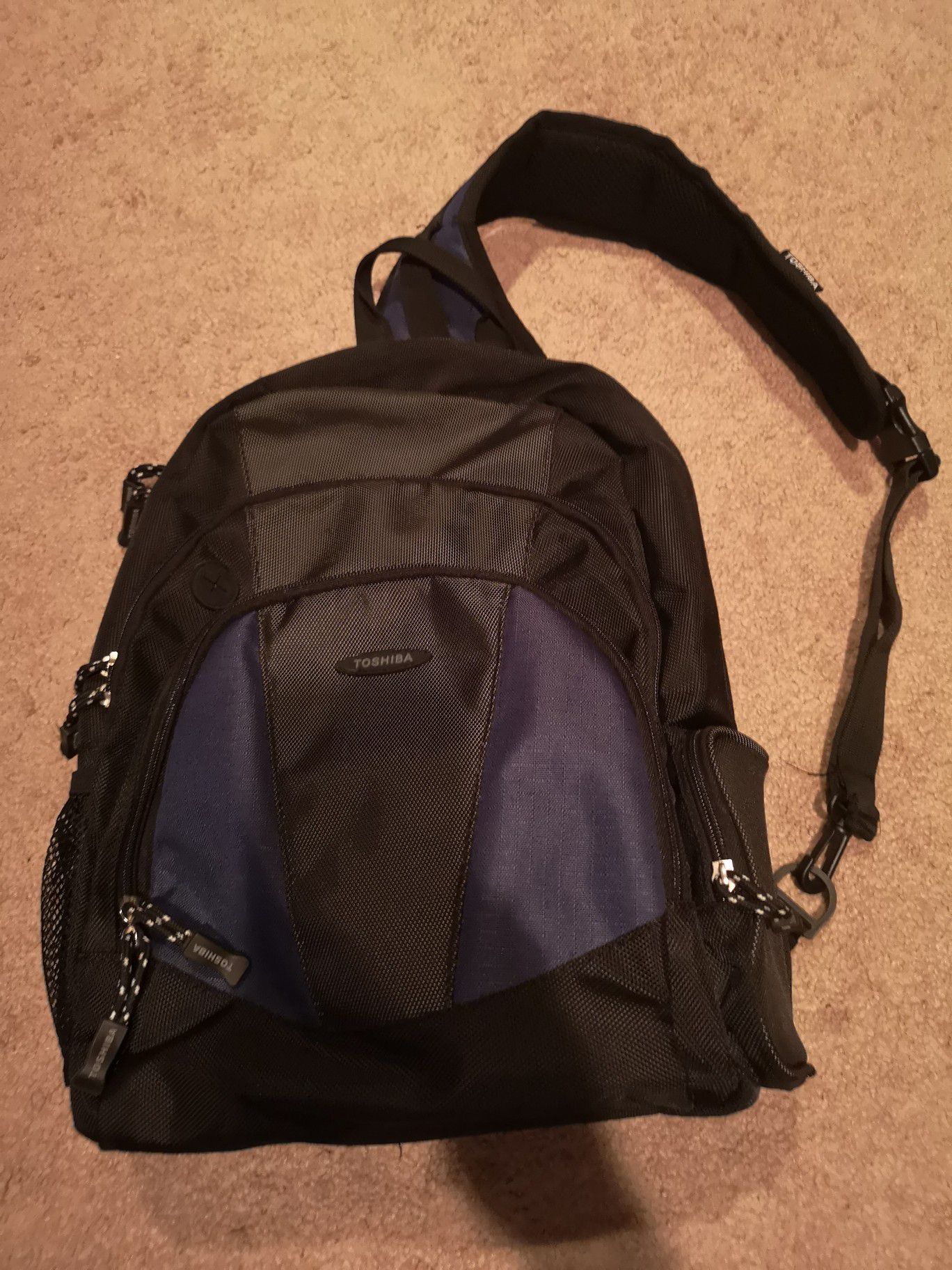 Toshiba 14" Laptop Carrying Sling Extreme Backpack