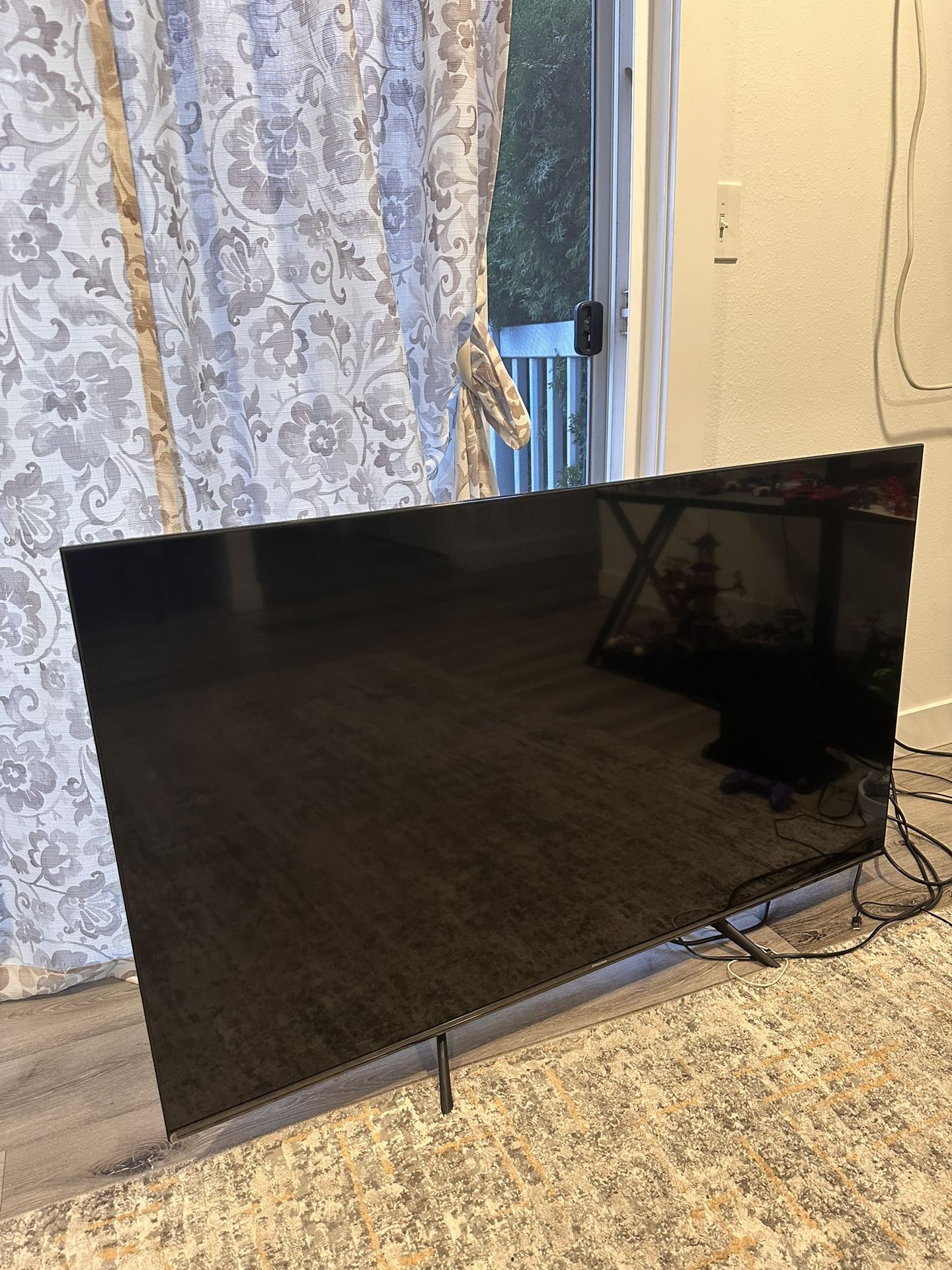 Roku Smart TV 54”