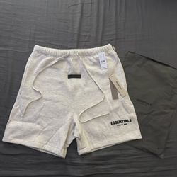 Essential fear of god “light oatmeal” shorts
