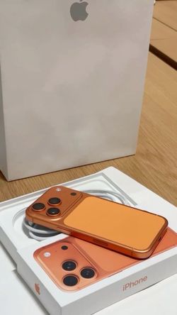 Apple iPhone 17 pro max  in Orange