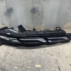 2023 2024 2025 BMW 740i i7 Right Passenger Side Upper Headlight OEM 