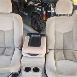 2004 Chevy Suburban Front Seats
