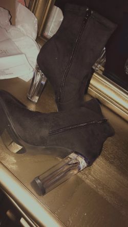 Fashion nova brand new heels 👠 size 8.5 fits 7.5