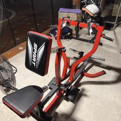 Back Plate Loaded Row Machine