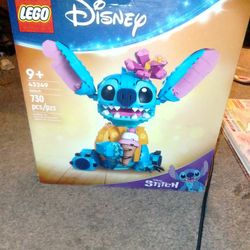 720 peice stitch LEGO