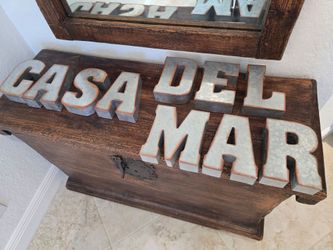 Metal box letters "Casa Del Mar