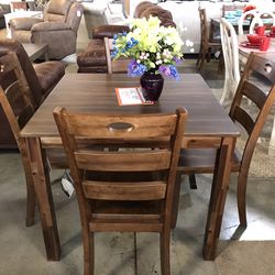 🆑EARANCE New Dining Table & 4 Chairs $399