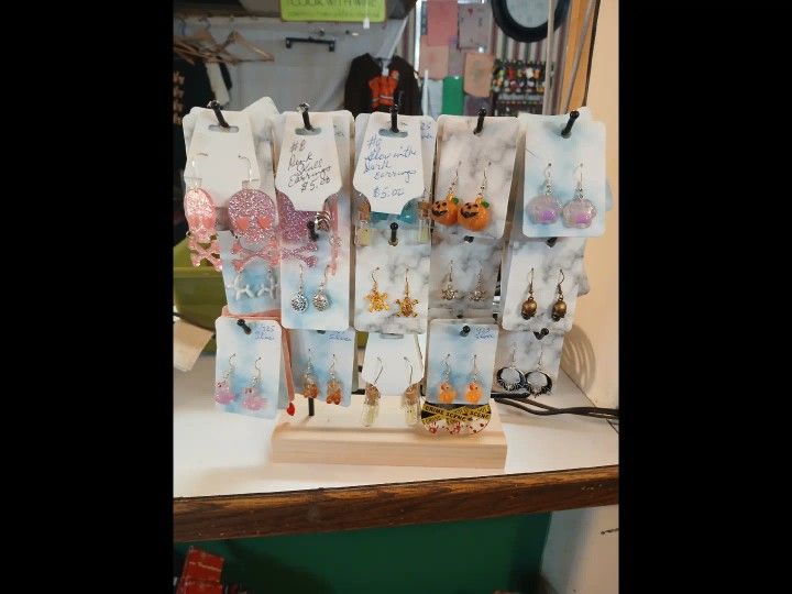 Jewelry, Candles, Glassware, Furniture, Toys