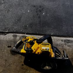 Cordless Dewalt Saw With Battery