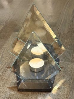 Tea light candle holder