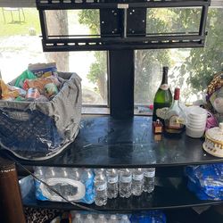 Tv stand up to 165lbs