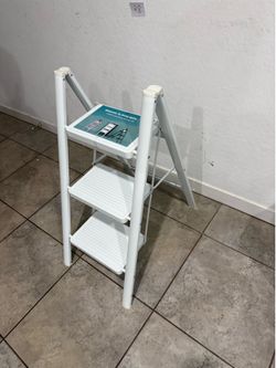 Premium heavy duty 3  step ladder - L28