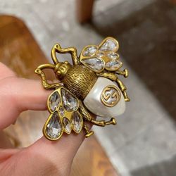 brooch