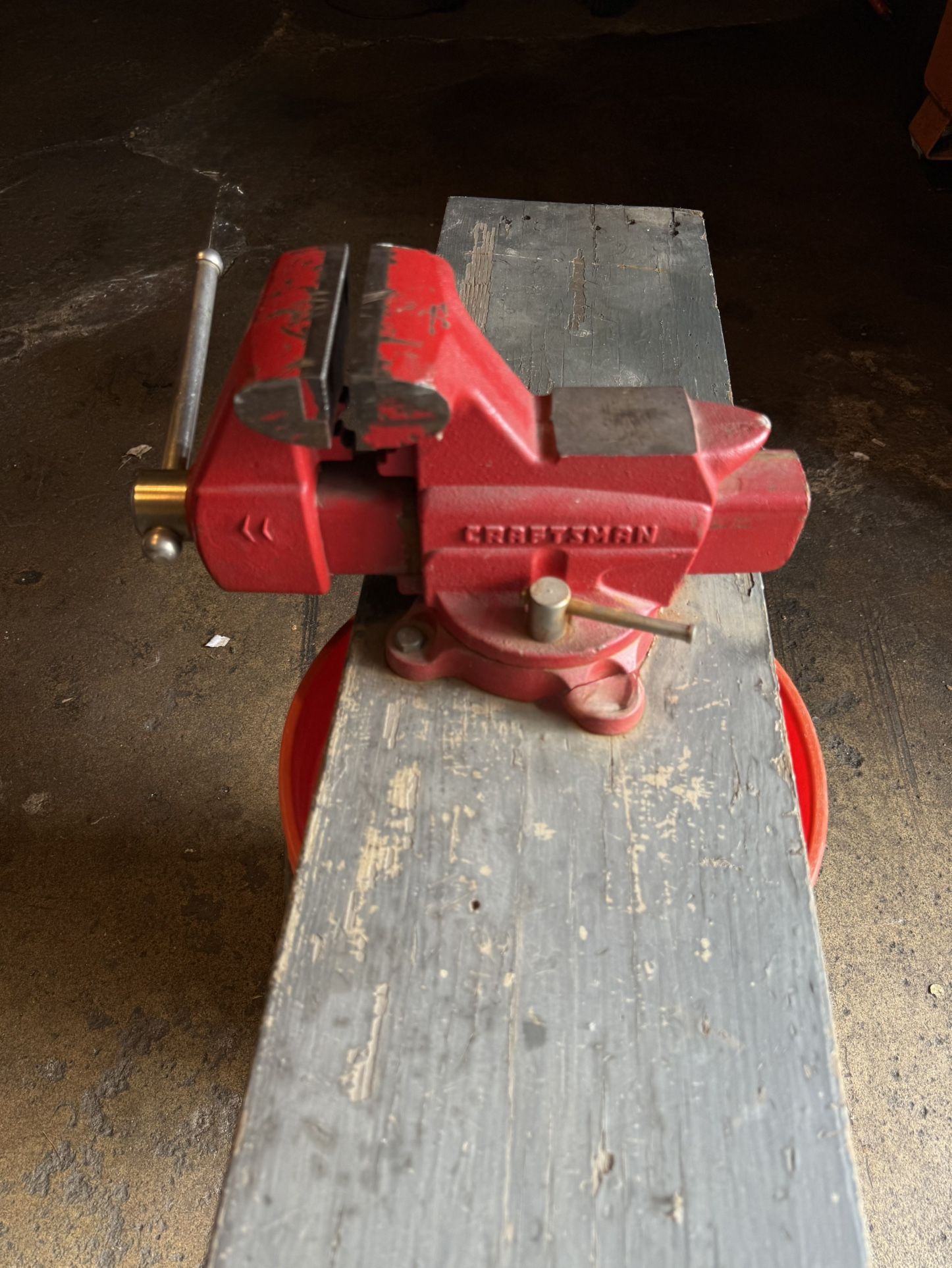 CRAFTSMAN TABLE VISE IN EXCELLENT WORKING CONDITION. $60.00 OR BEST OFFER.