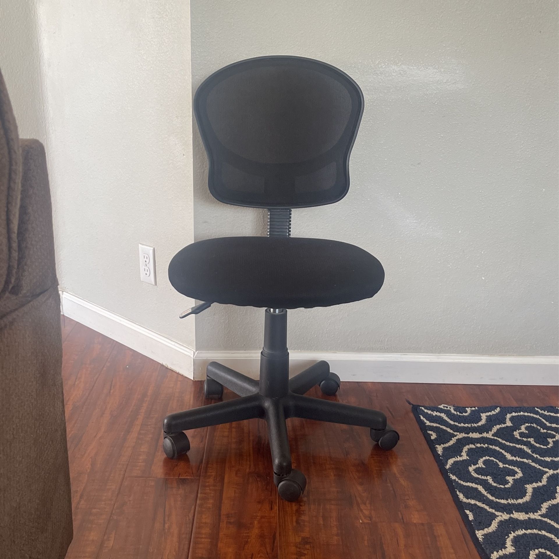 Desk chair