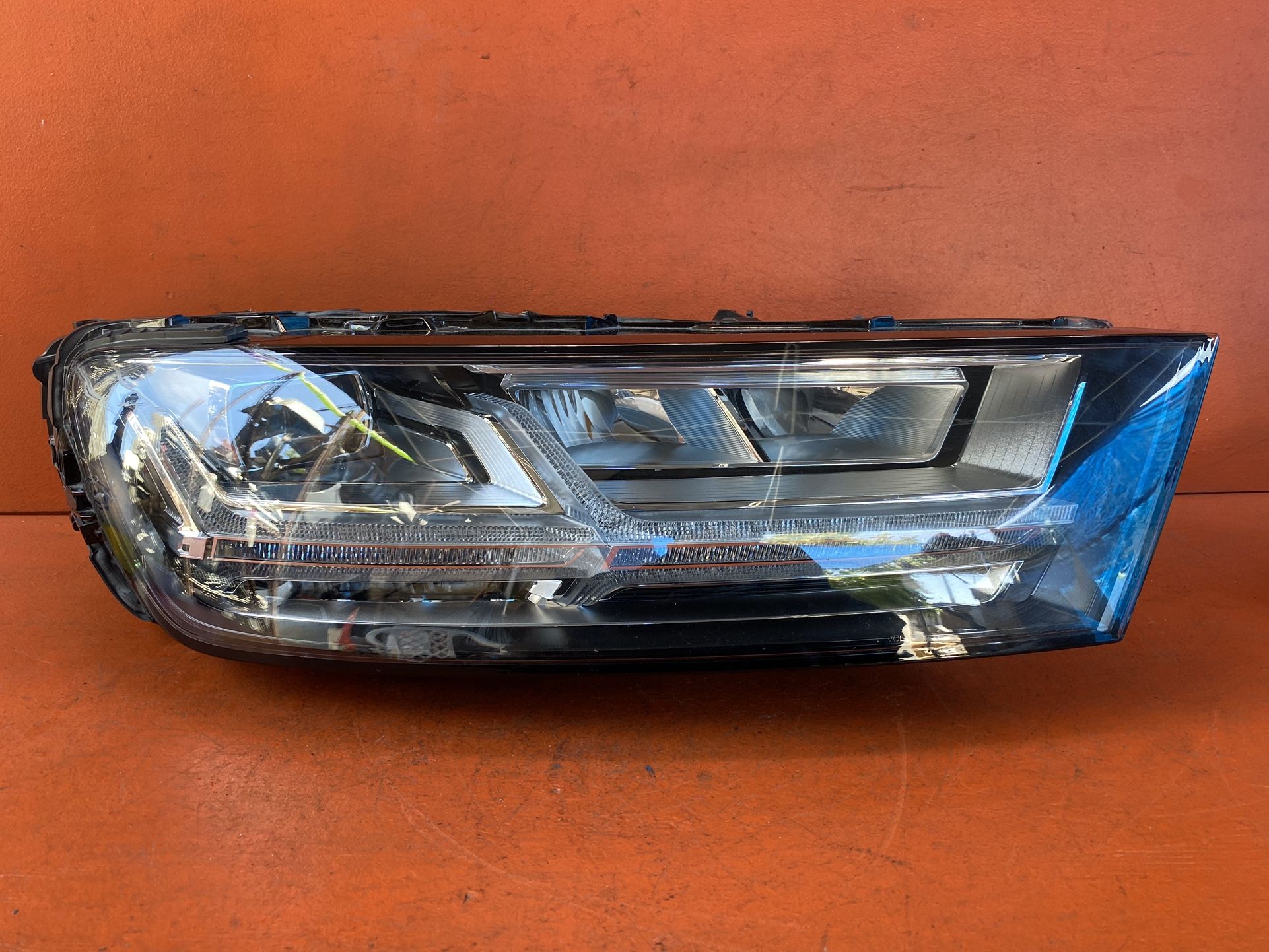 2017 2018 2019 AUDI Q7 RIGHT PASSENGER SIDE LED HEADLIGHT OEM 4M0941774E