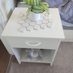 Bed table Like New! Great Deal Only $79