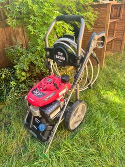 Black Max 2,700 PSI Gasoline Pressure Washer Honda Engine