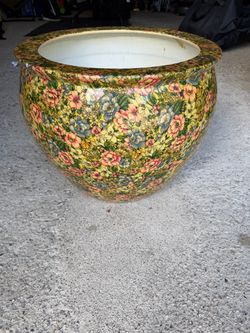 Large planter pot