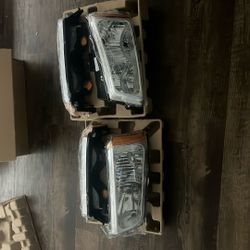 2004 Chevy Silverado Front Lenses