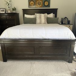 Bedroom Set-Queen