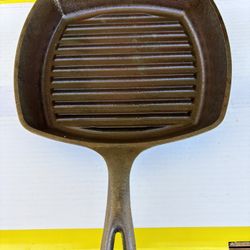 Lodge 10.5 Inch Square Cast Iron Grill Pan 8SGP Made In USA