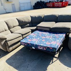 Sectional With Ottoman 