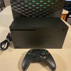 Xbox Series X Gaming Console - Excellent Condition - With Controller