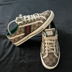 gucci tennis classic size 9.5 
