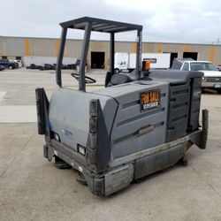 Advance Nilfisk 2052 sweeper/ scrubber 36V, charger available.