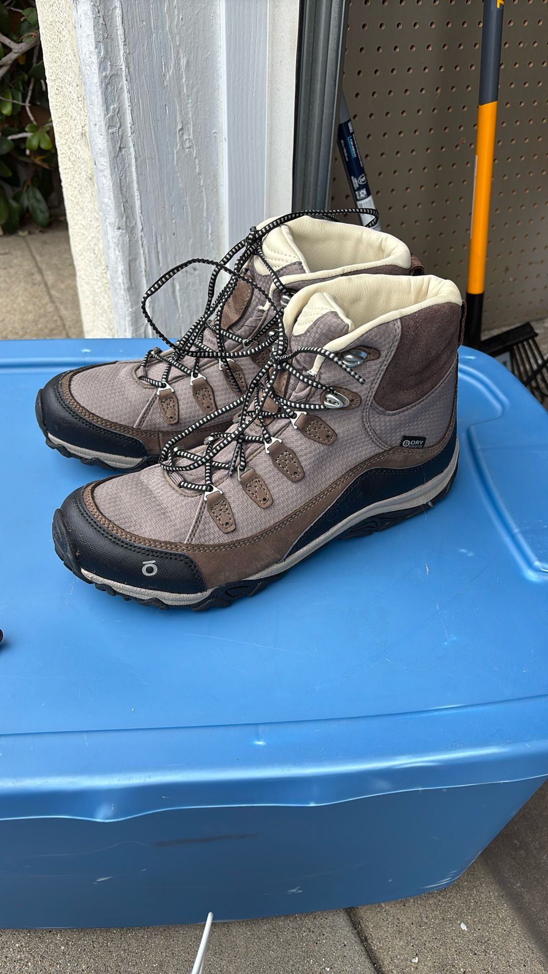 Hiking Boots Women’s