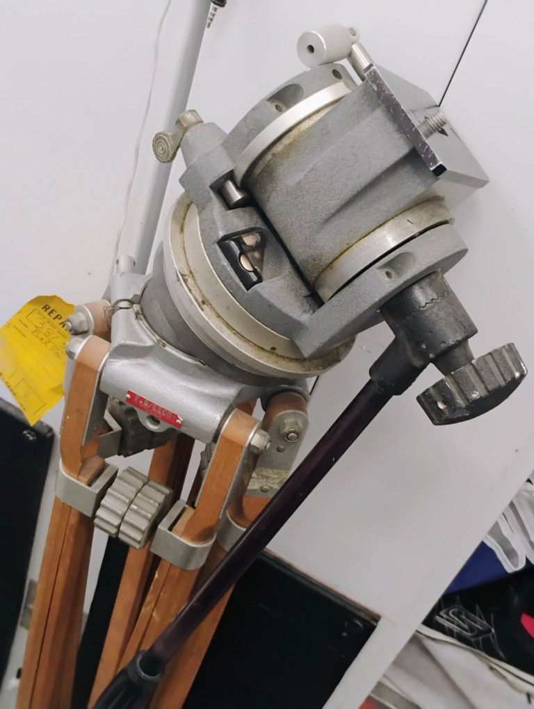 F&B CECO Vintage Wood TRIPOD + Gyro Pan Tilt Head