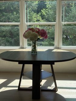 NEW Garvee Extendable Round-to-Oval Dining Table – Grey | Seats 4–8 | Space Saving