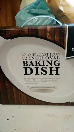 Eco+Chef Enamel Cast Iron Oval Baking Dish.