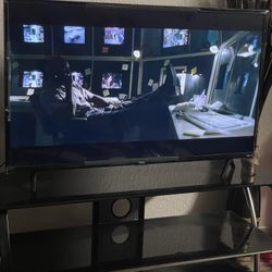 43 Inch Smart Tv  Include Tv Mount $260