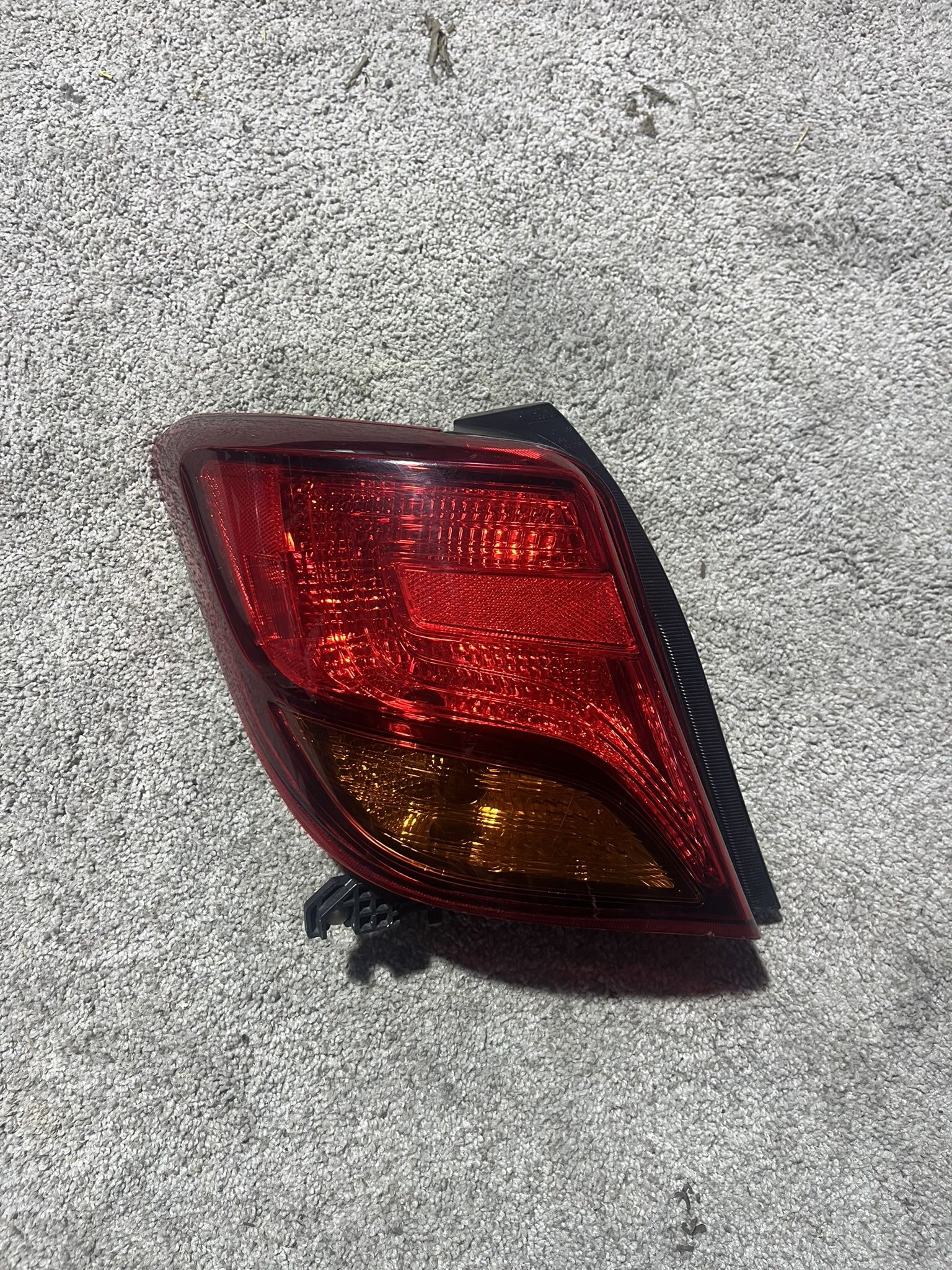 2014 2015 2016 2017 Toyota Yaris Left Taillight