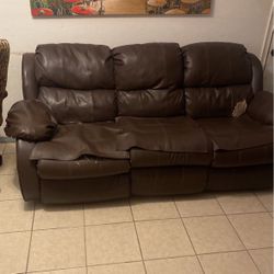 Free If You Come Get It : Reclining Sofa 