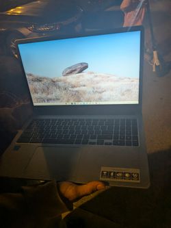 Like new chrome lap top