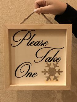 Snowflake sign used for winter wedding
