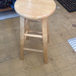 Set a three stools Oakwood Good condition