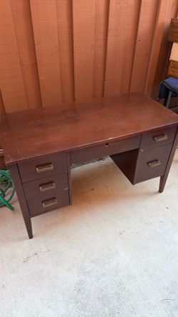 Vintage Solid Wood Executive Desk – 6 Drawers