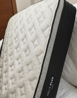 Helix Plus Luxe Medium Hybrid King Mattress