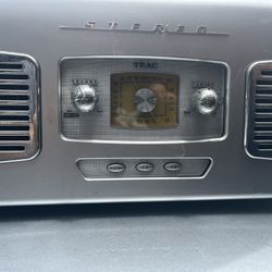 Vintage AM/FM Turn Table Record Player 