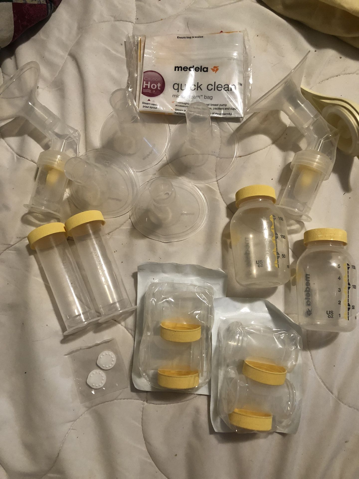 Medela Pump & Bottles